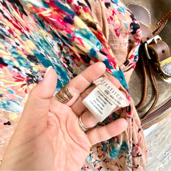 Beautiful floral LOVE Stitch Gypsy floral boho cape/wrap w prairie/country vibe - Picture 8 of 11
